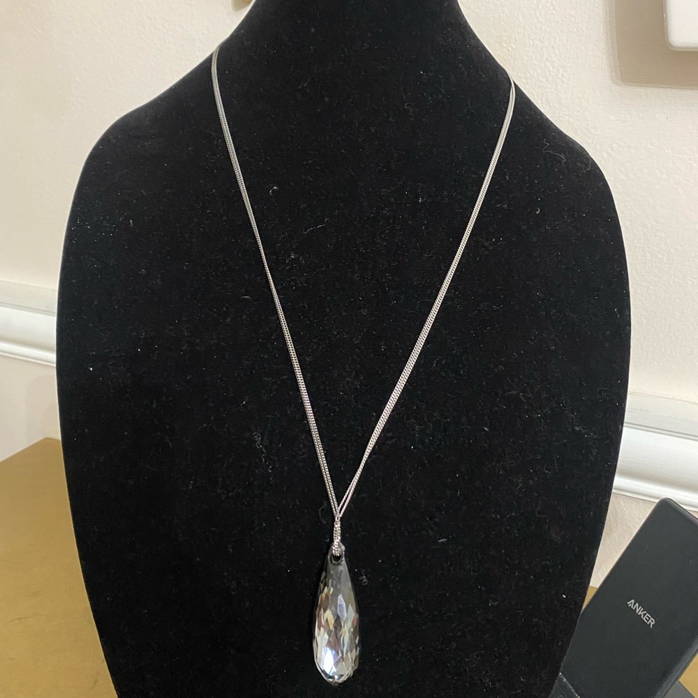 Swarovski teardrop pendant necklace